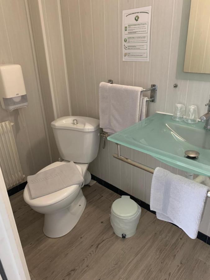 Hotel Le Canetois Bagian luar foto