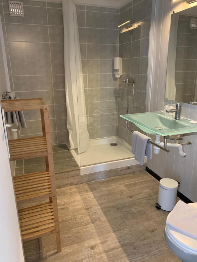 Hotel Le Canetois Bagian luar foto