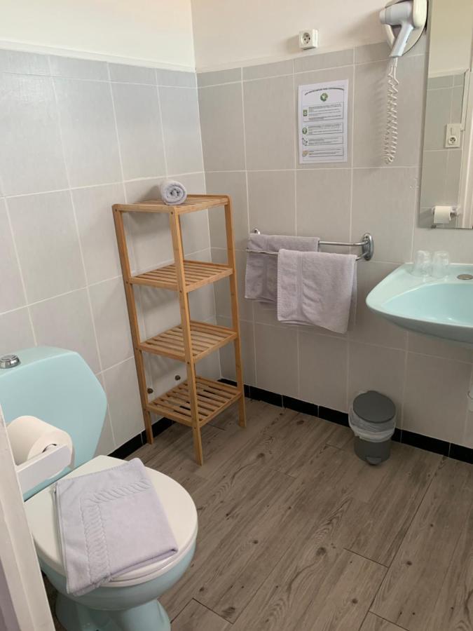 Hotel Le Canetois Bagian luar foto