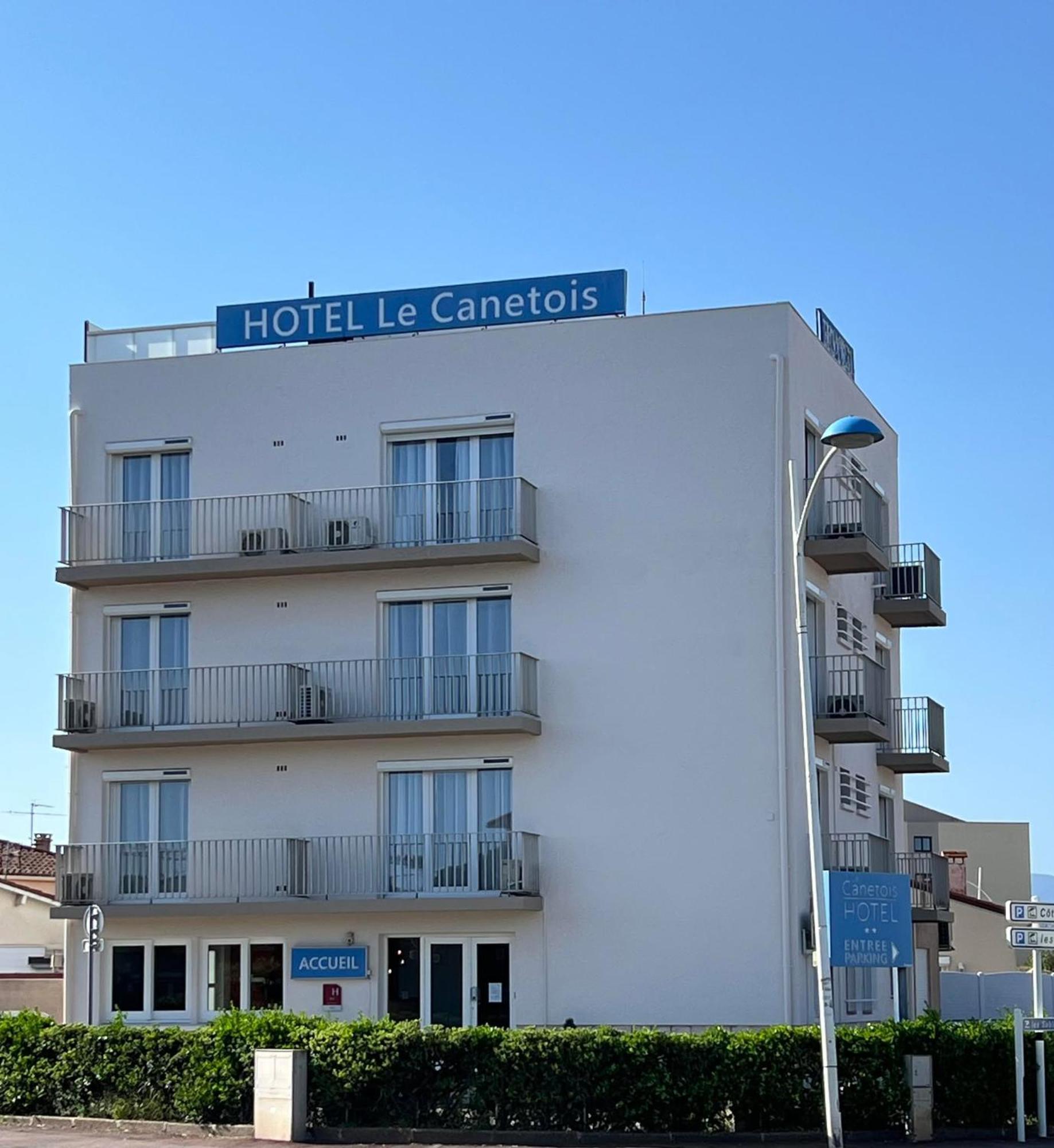 Hotel Le Canetois Bagian luar foto
